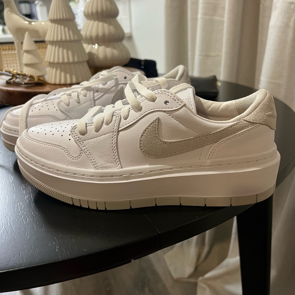 Nike Womens Air Jordan Elevate Low Brand New